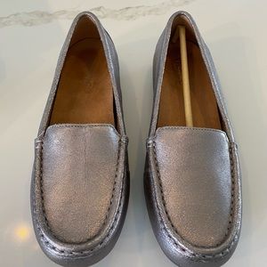 Bionic Debbie Loafer in Metallic Pewtee